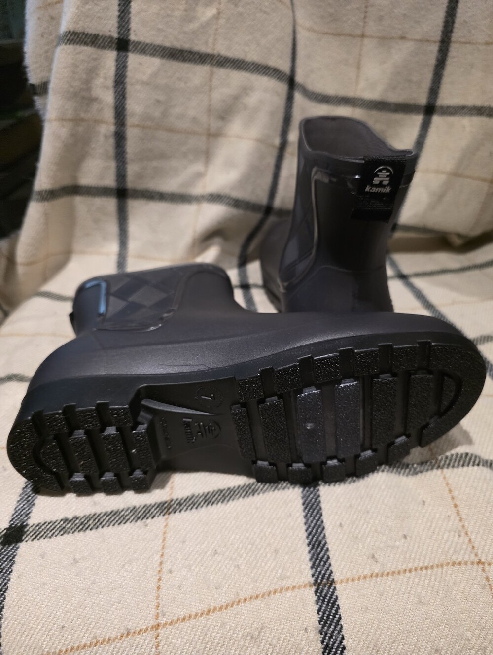 NWOT Kamik Black Short Chelsea Rain Boots - Picture 3 of 5